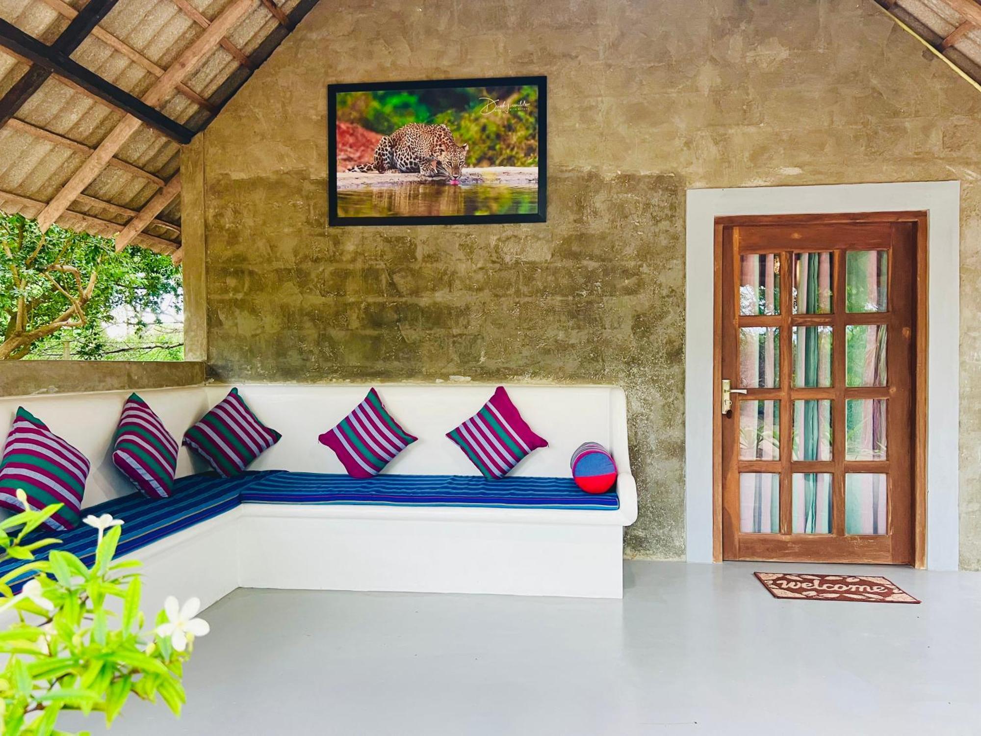 Kingfisher Beach Resort-Yala Kirinda  Exterior photo